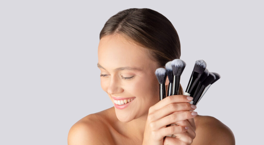 Pennelli per il make up: tutorial, guida e consigli degli esperti